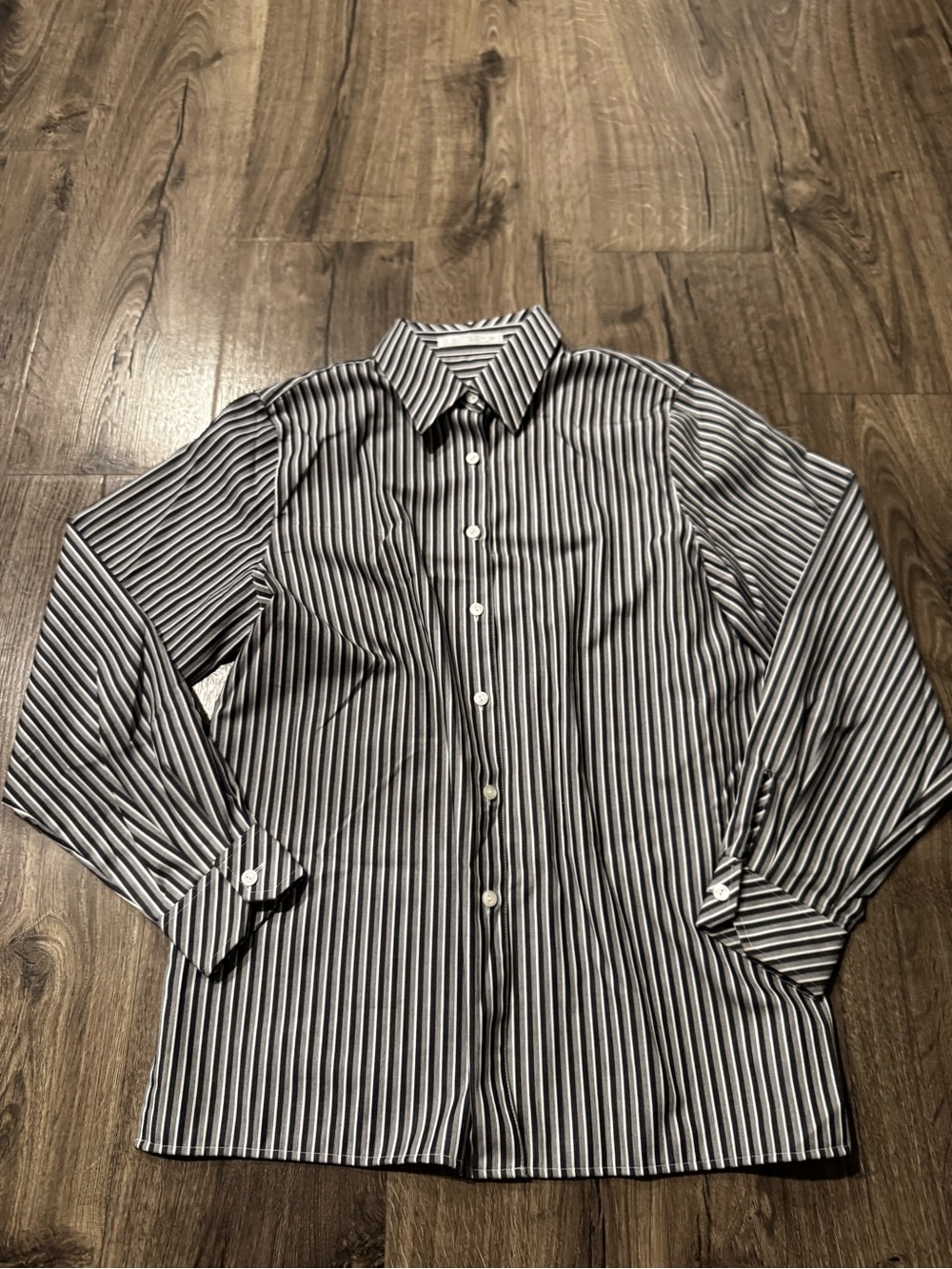 Foxcroft Black gray White Vertical Stripe Button-Down Shirt cotton blend size 12
